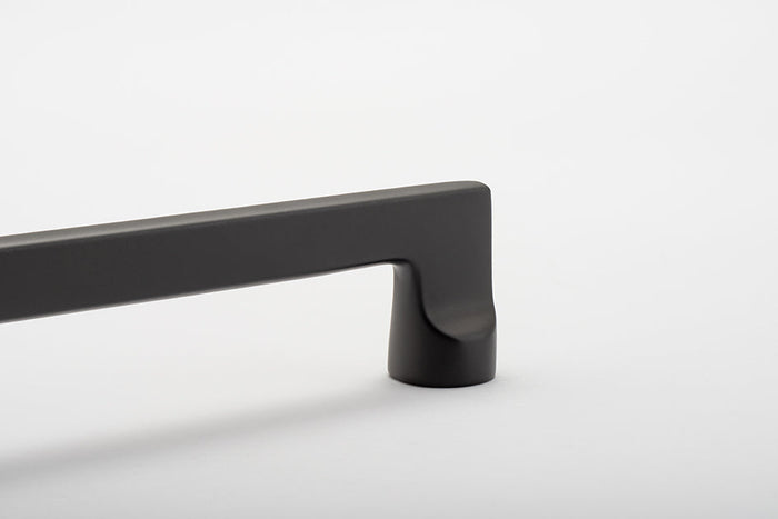 Baltimore Cabinet Pull Signature Brass