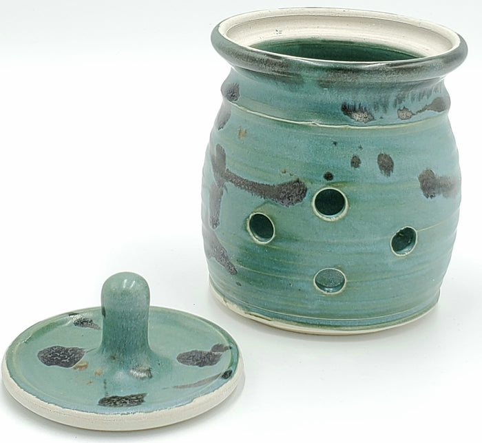 Liscom Hill Pottery - Seafoam Garlic Keeper
