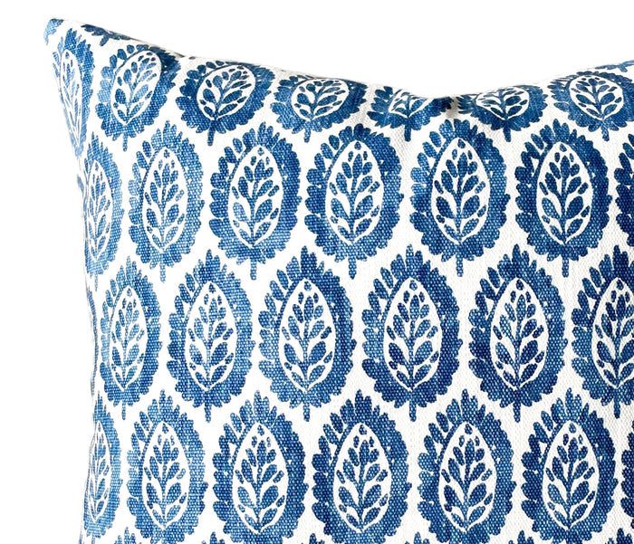 12x18 Lumbar / Charlotte Blue